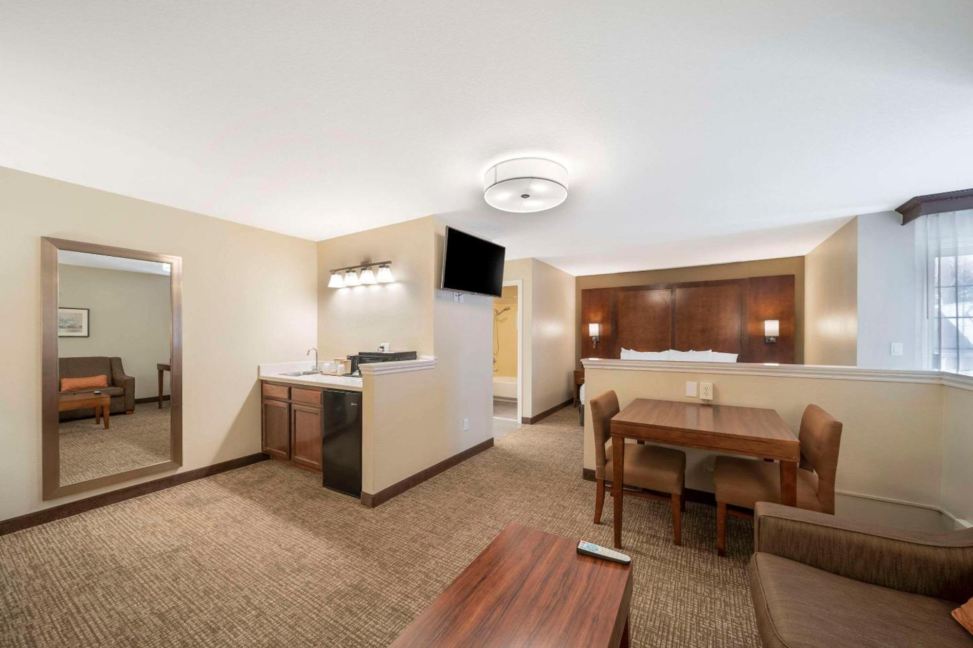Comfort Suites Red Bluff Near I-5 Dış mekan fotoğraf