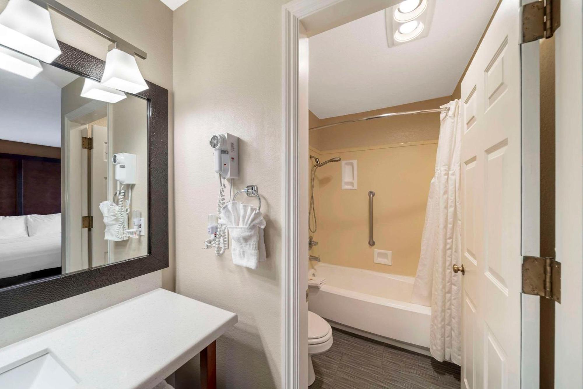 Comfort Suites Red Bluff Near I-5 Dış mekan fotoğraf