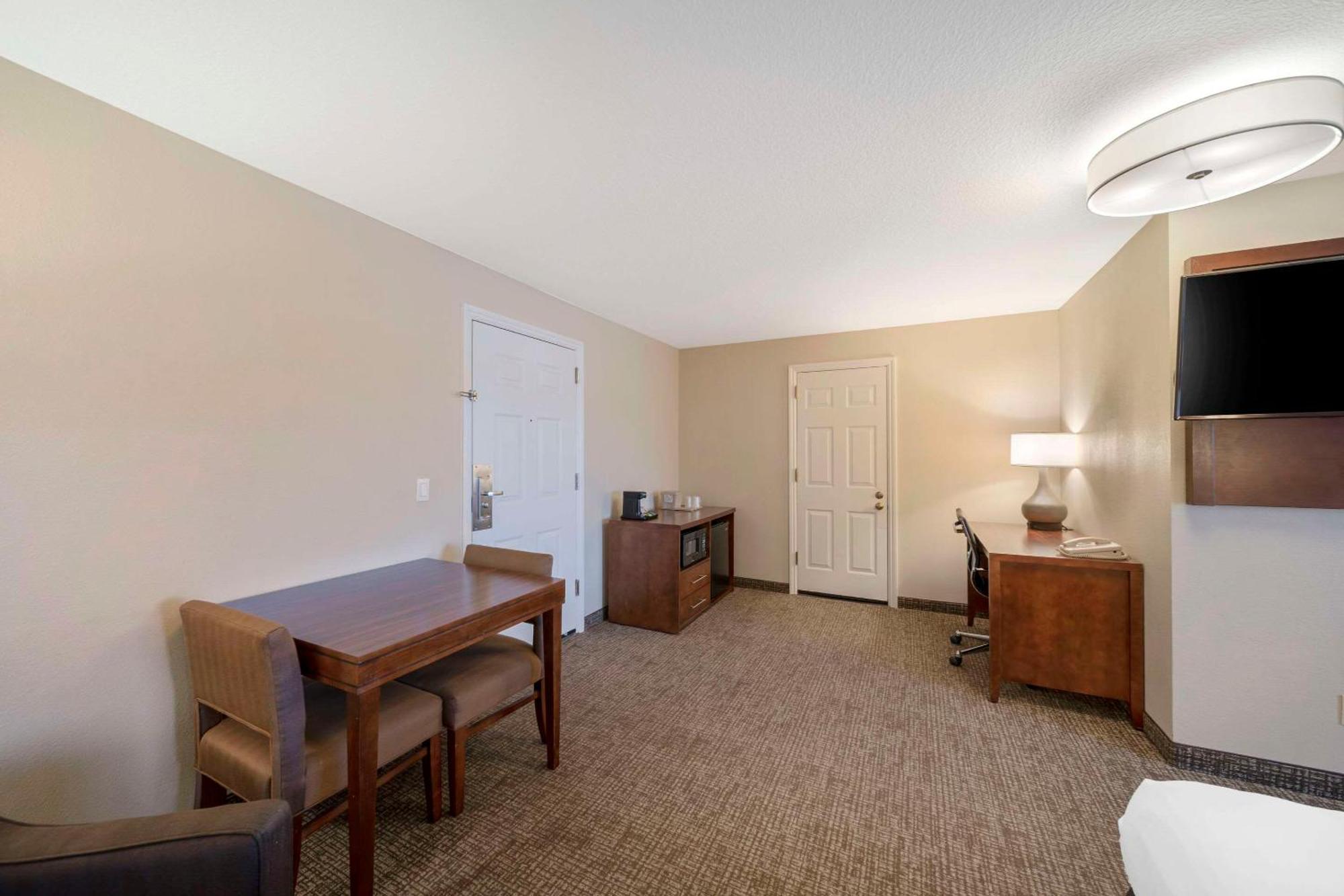 Comfort Suites Red Bluff Near I-5 Dış mekan fotoğraf