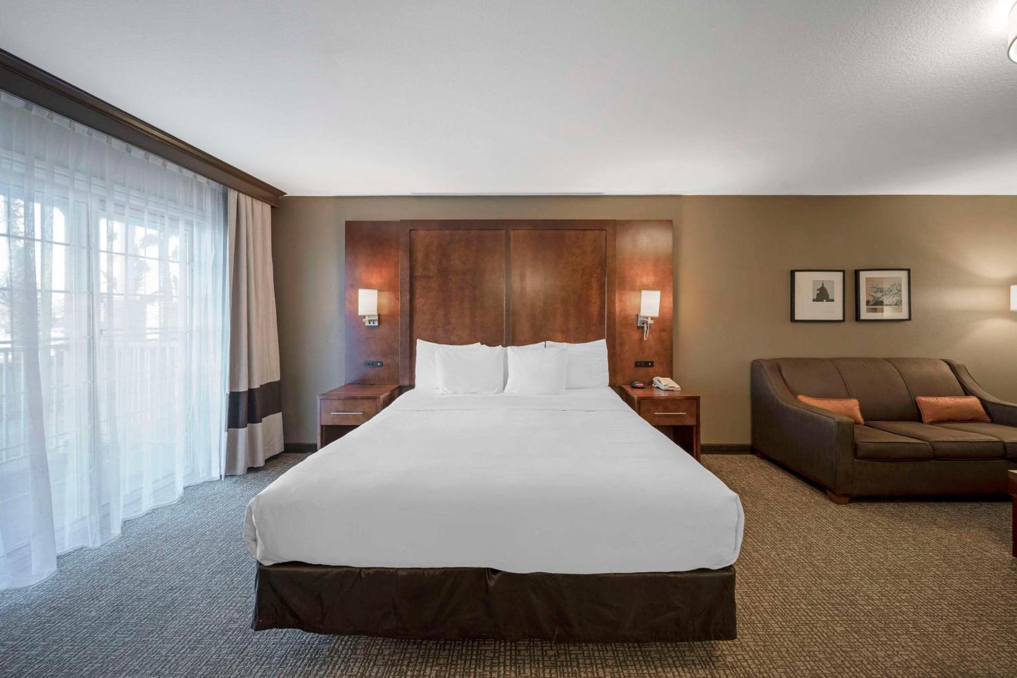 Comfort Suites Red Bluff Near I-5 Dış mekan fotoğraf