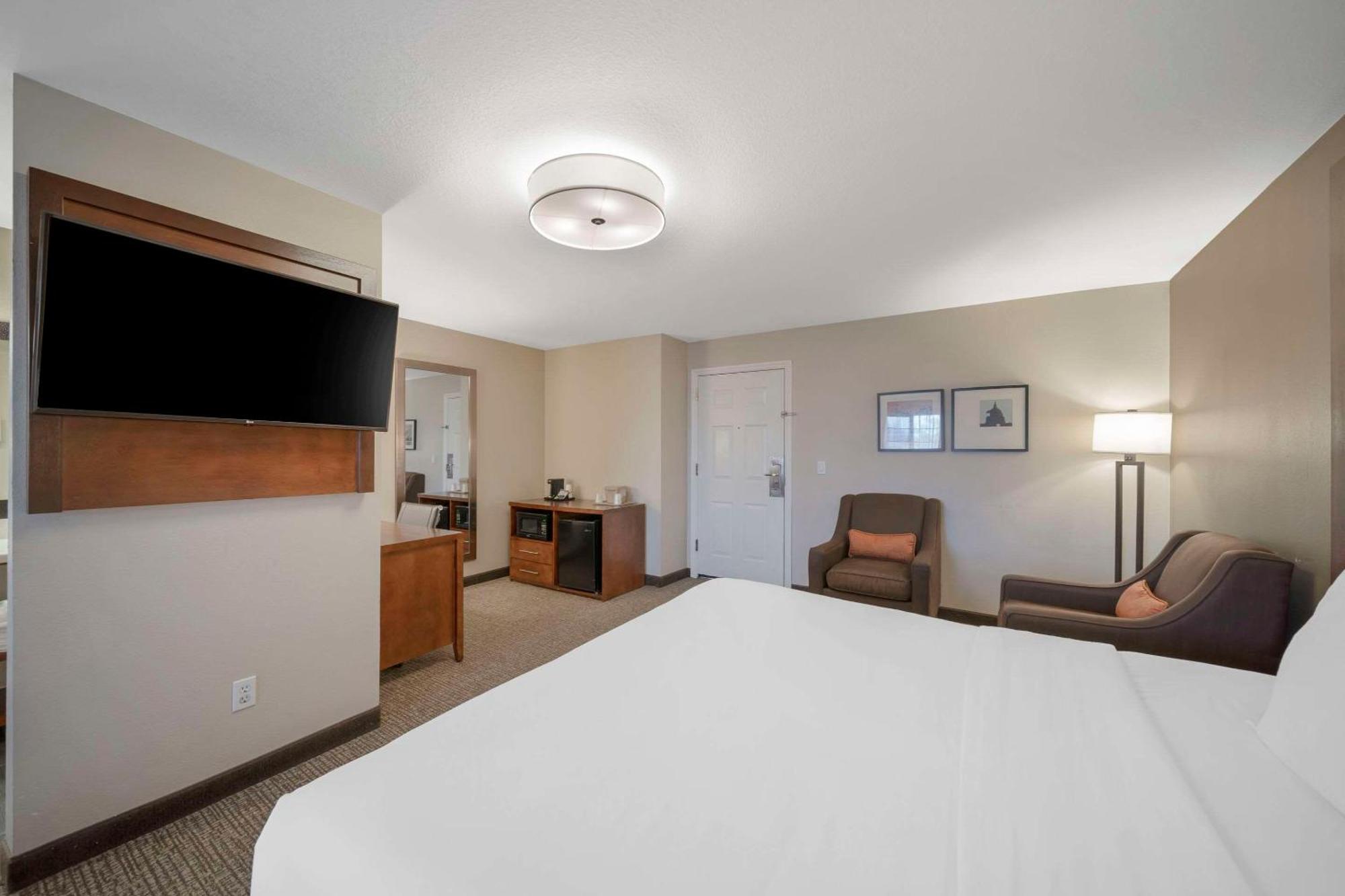 Comfort Suites Red Bluff Near I-5 Dış mekan fotoğraf