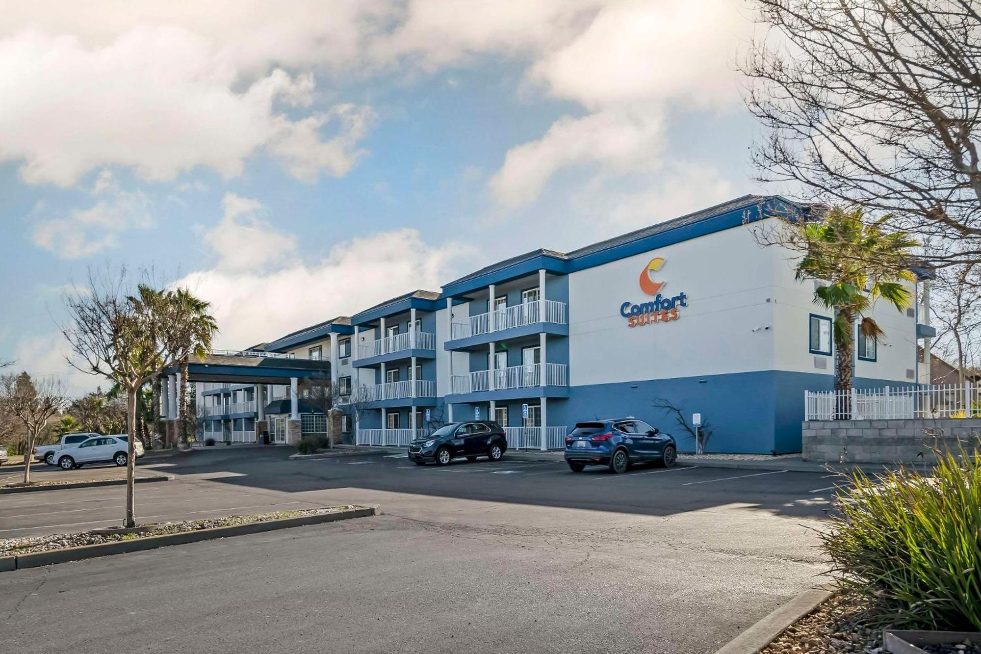 Comfort Suites Red Bluff Near I-5 Dış mekan fotoğraf